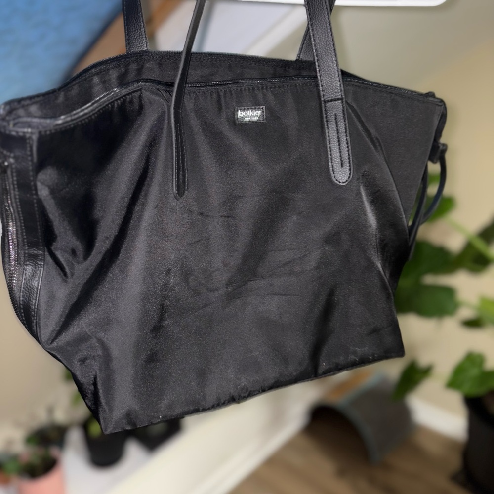 Tote Bag in Black by Longchamp